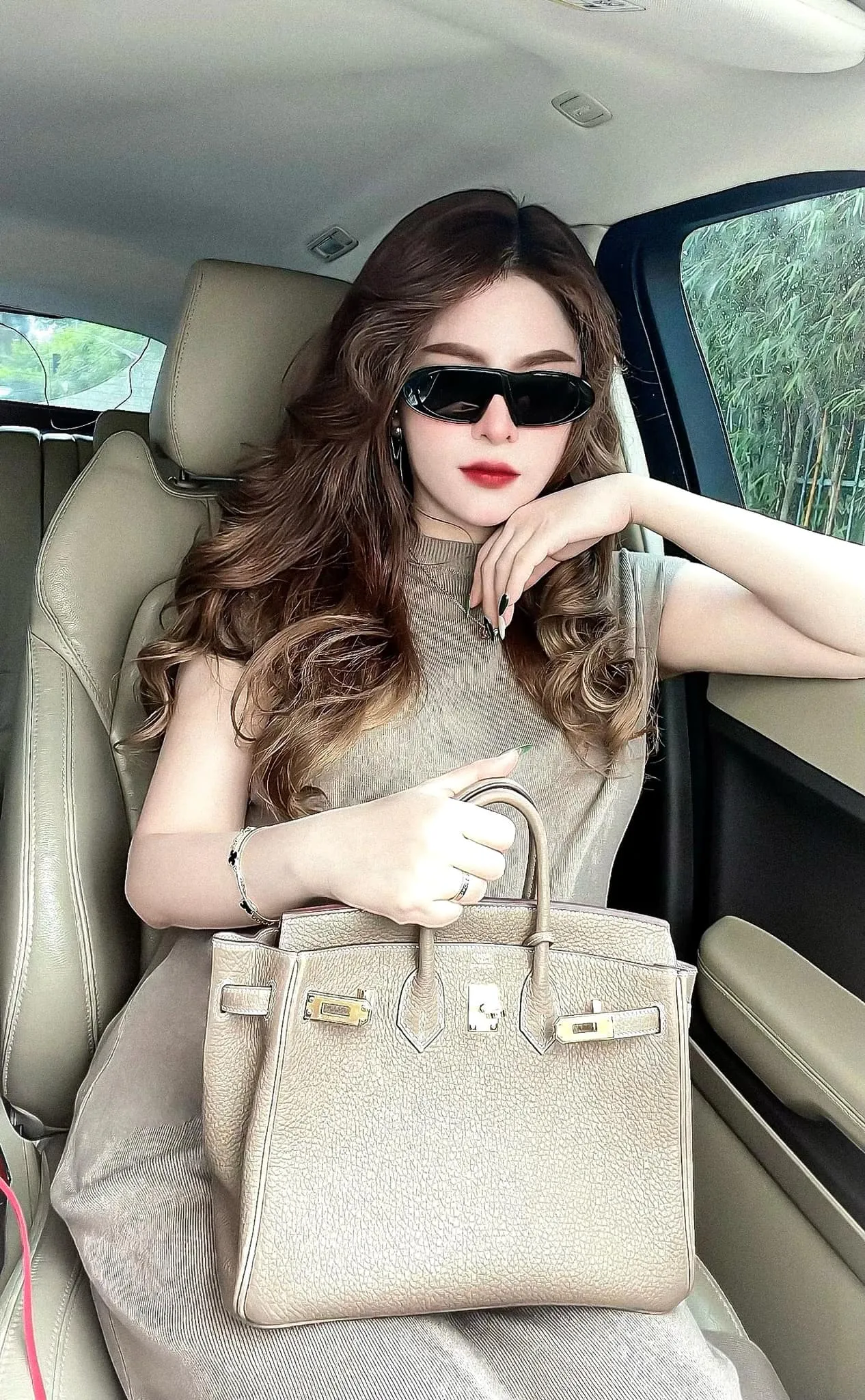 hotgirl-ban-hang-online-nguyen-hoang-mai-ly-la-ai-1