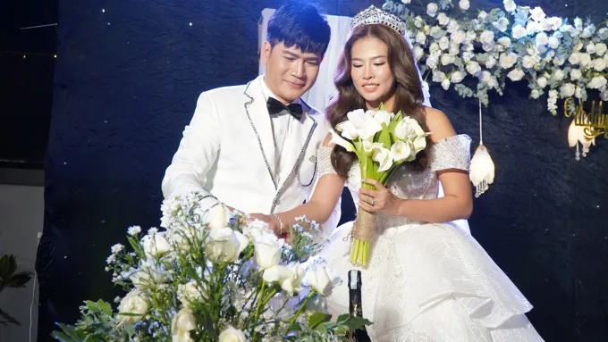 dam-cuoi-quach-thanh-danh-va-ba-xa-thanh-ngoc-sau-12-nam-ben-nhau