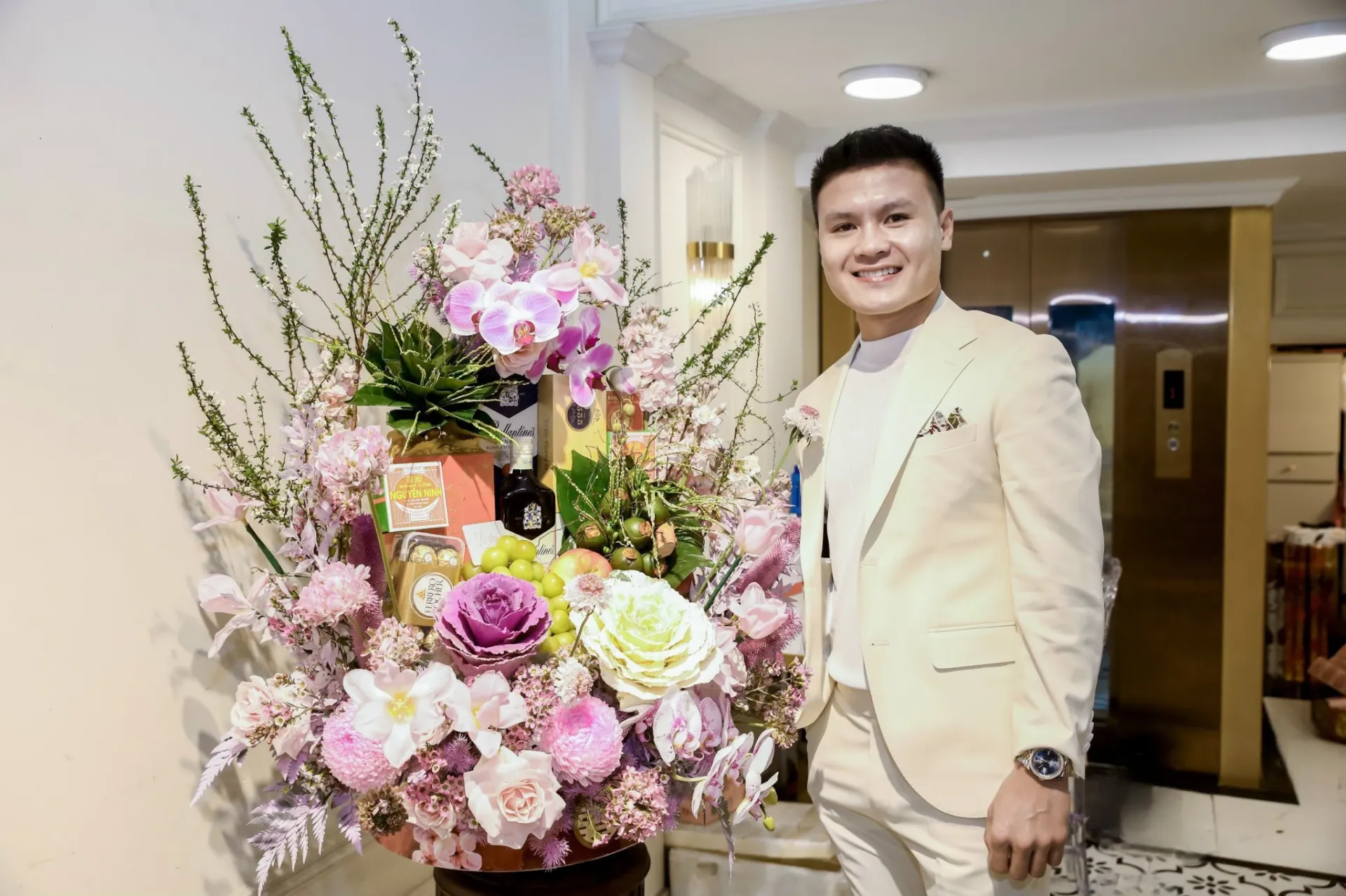 anh-cuoi-cua-quang-hai-va-vo-chu-thanh-huyen-truoc-them-dam-cuoi-5