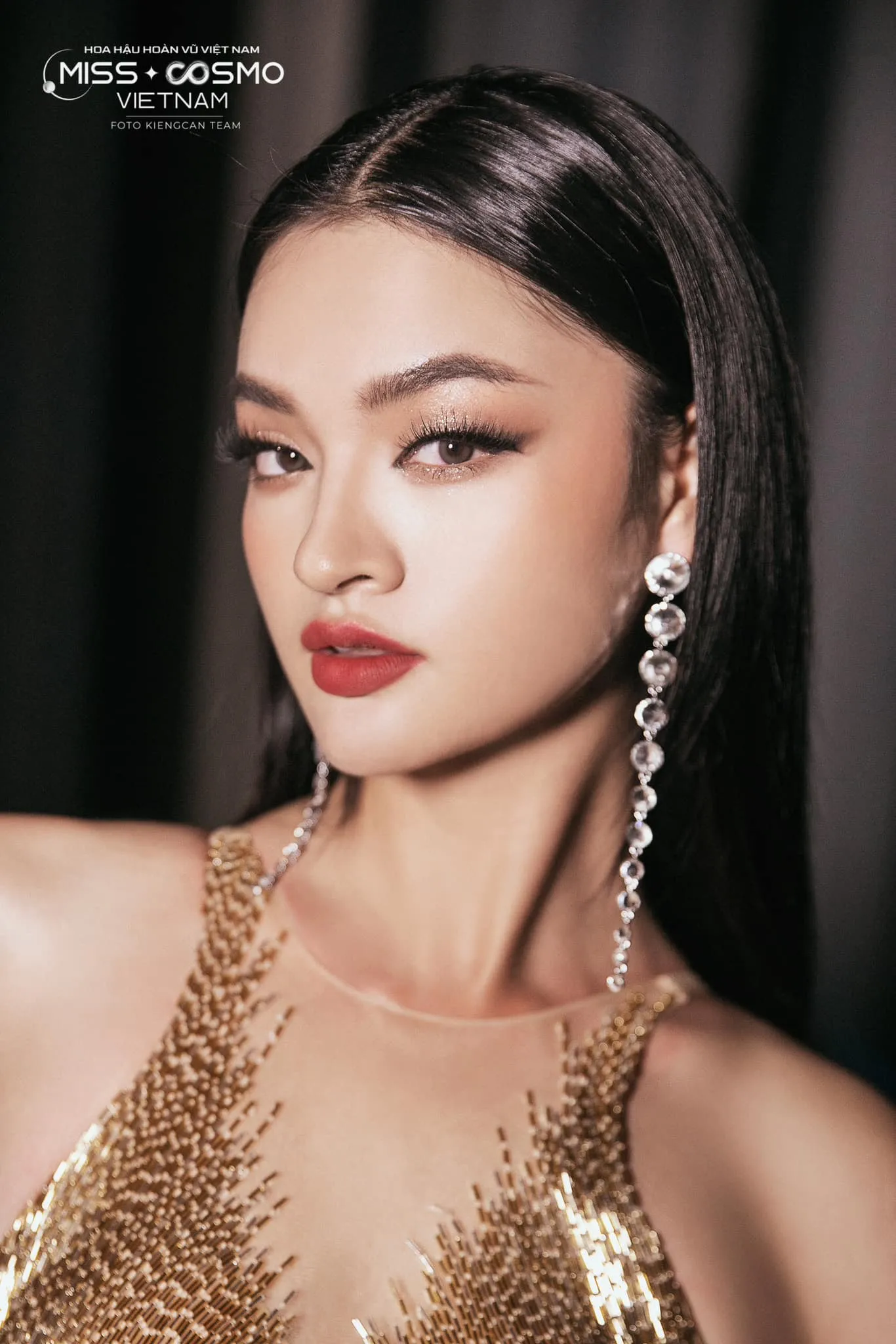 kieu-thi-thuy-hang-te-nga-dap-mat-tai-hoa-hau-hoan-vu-viet-nam-1