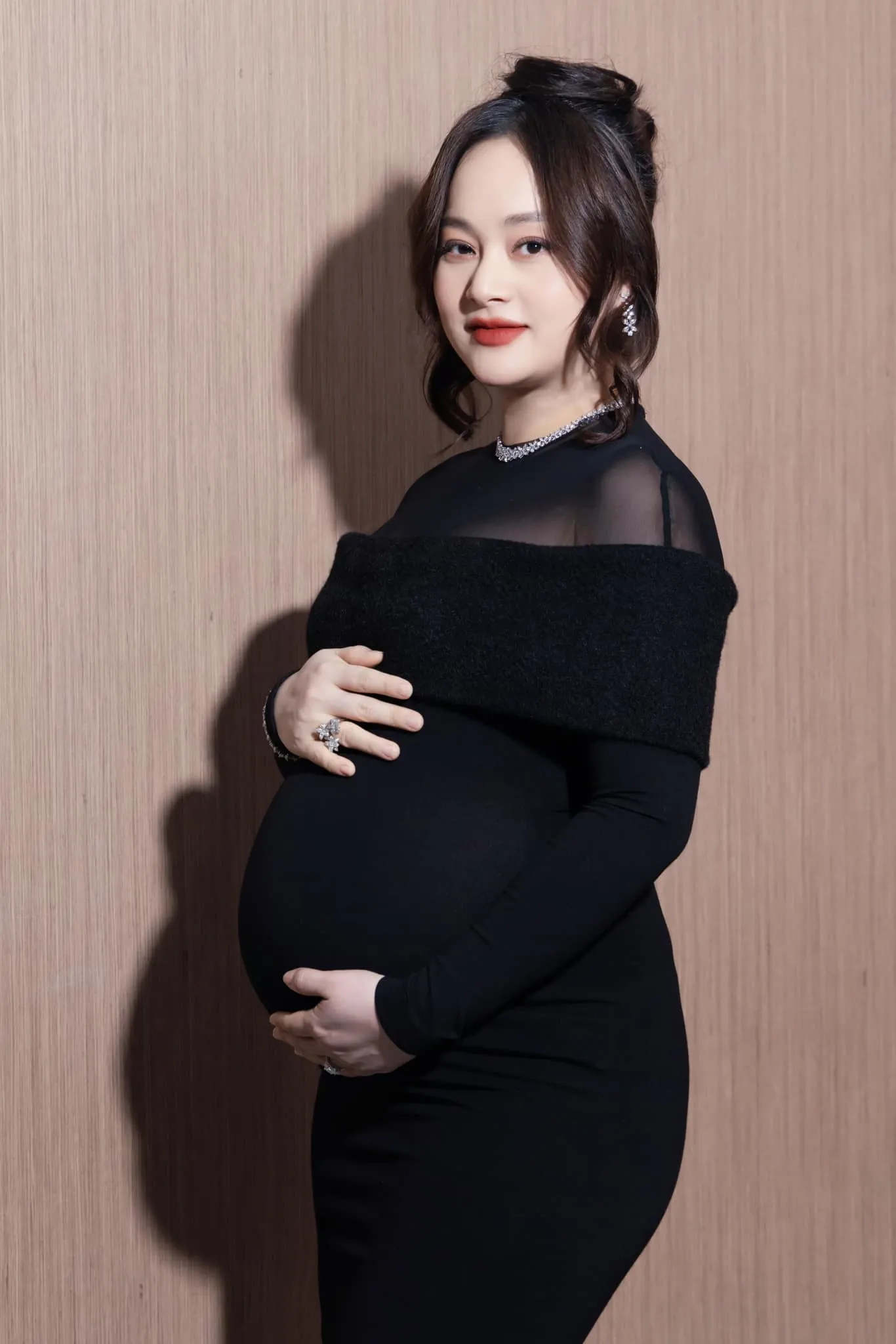 dien-vien-lan-phuong-xinh-dep-trong-qua-trinh-mang-thai