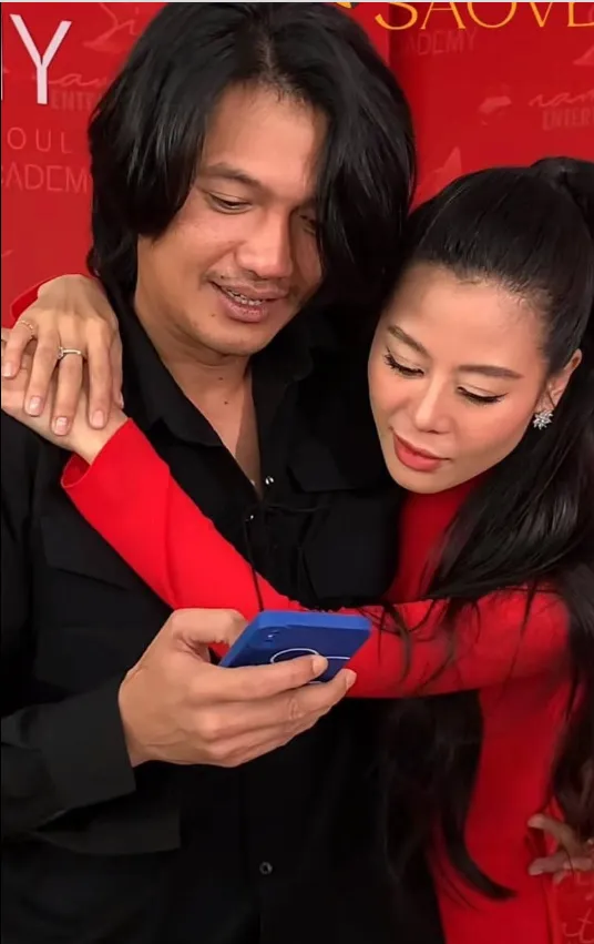 nam-thu-chup-anh-giu-khoang-cach-voi-quang-tuan-3