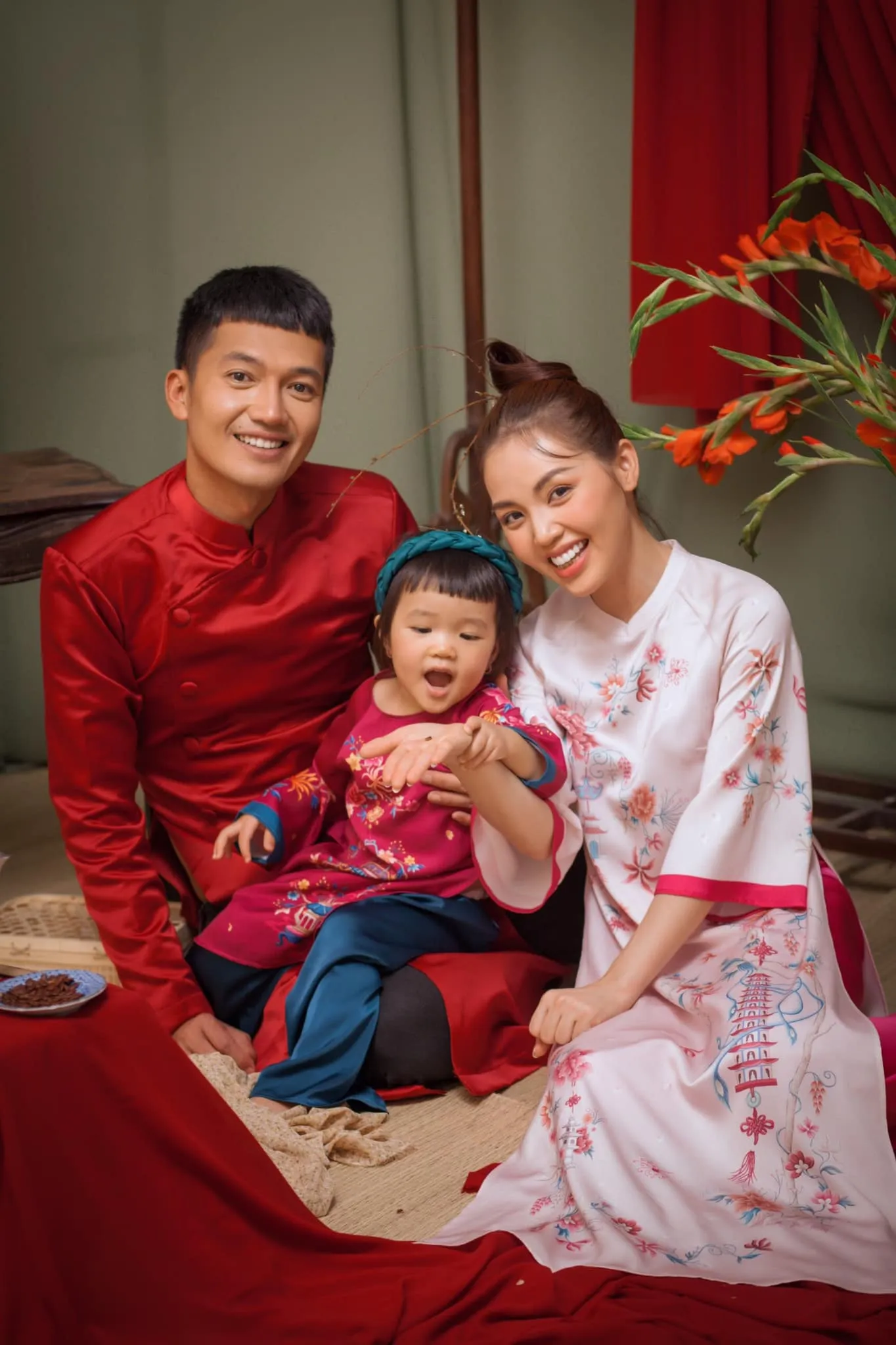 nam-thu-chup-anh-giu-khoang-cach-voi-quang-tuan-4