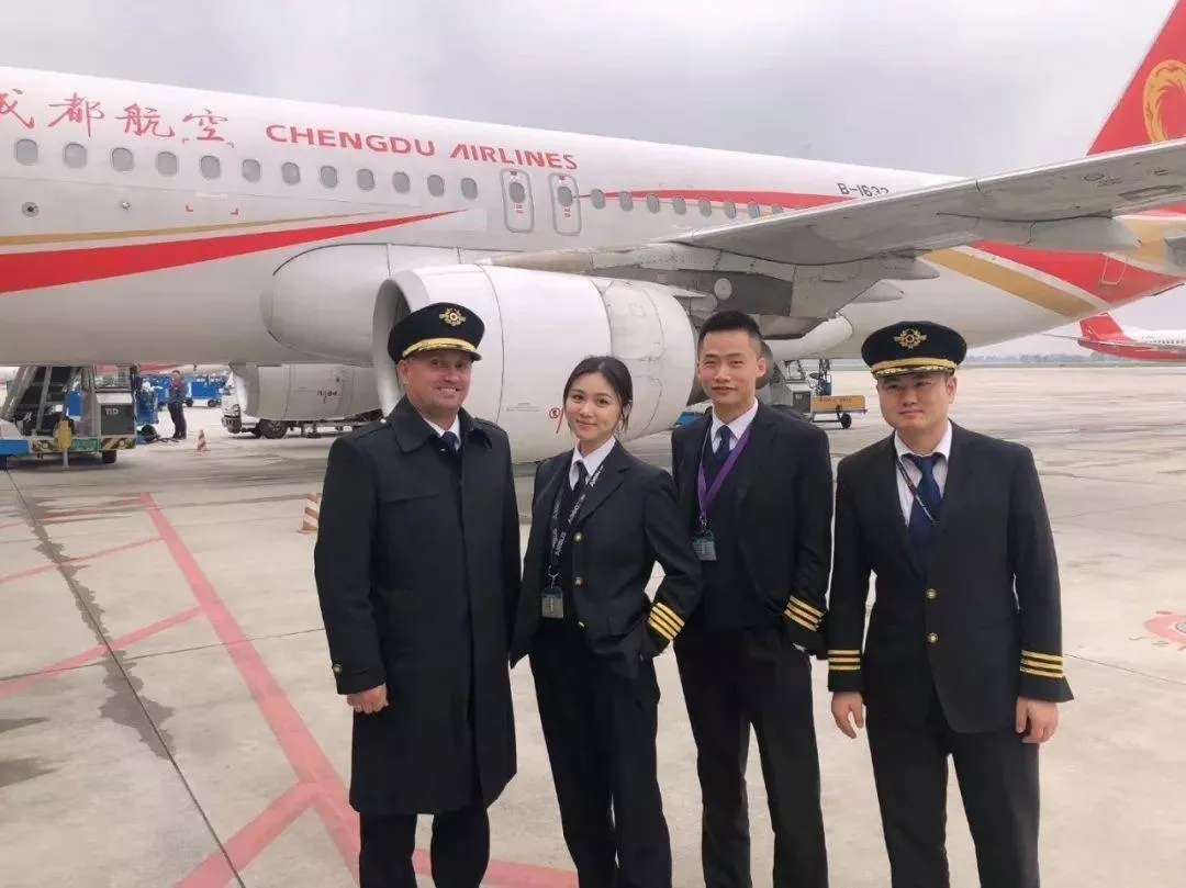 nu-co-truong-tre-nhat-the-gioi-1