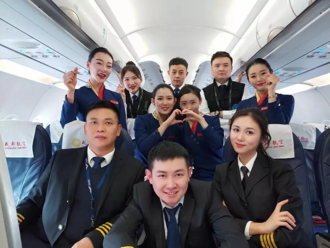 nu-co-truong-tre-nhat-the-gioi-2