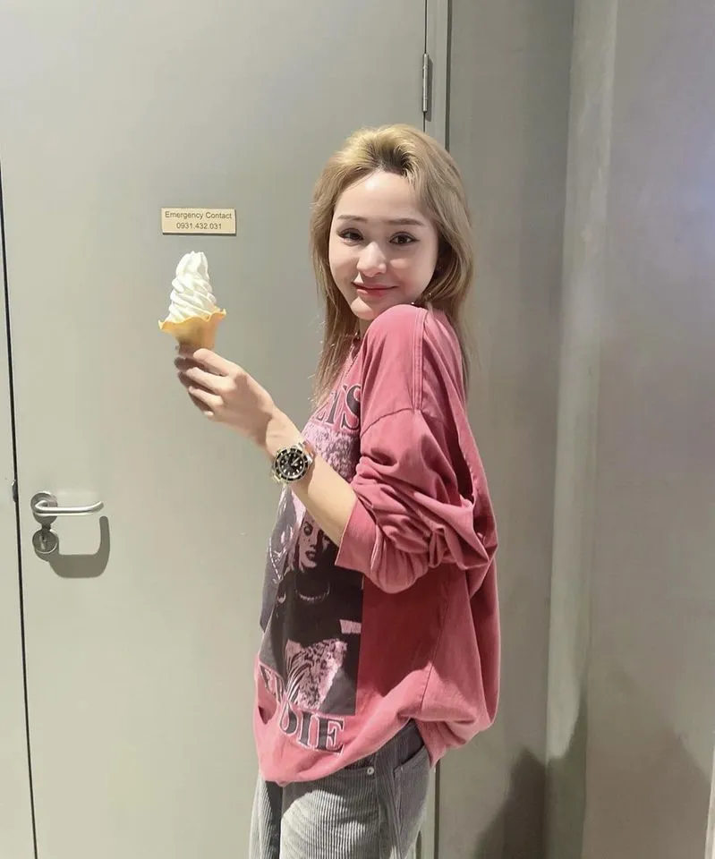 hien-ho-lan-san-lam-streamer-gay-chu-y-voi-cong-chung