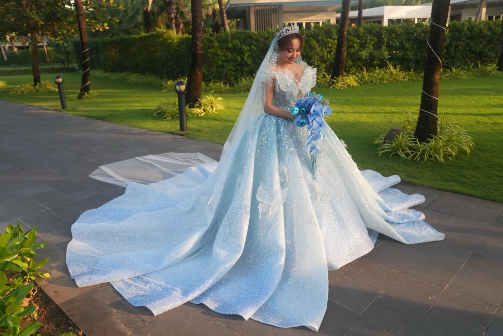 dam-cuoi-thanh-van-hugo-va-chong-doanh-nhan-2