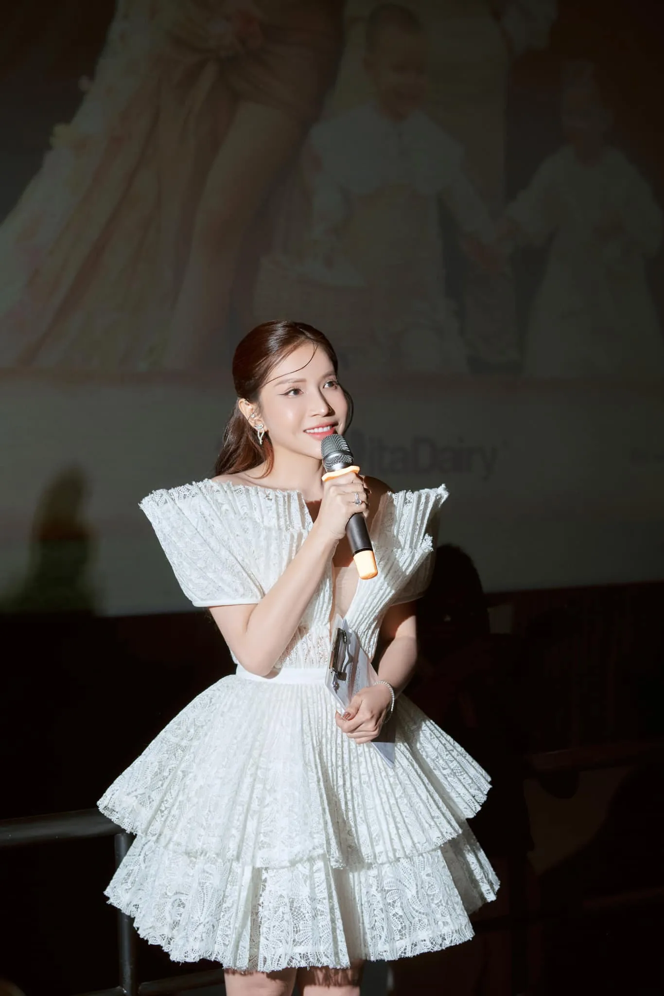 dien-vien-kha-nhu-chua-muon-lay-chong-o-tuoi-37-4