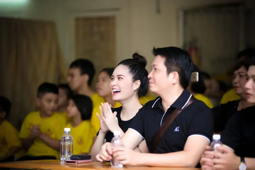 vo-chong-doan-di-bang-quen-dem-tien-khi-lam-tu-thien-2