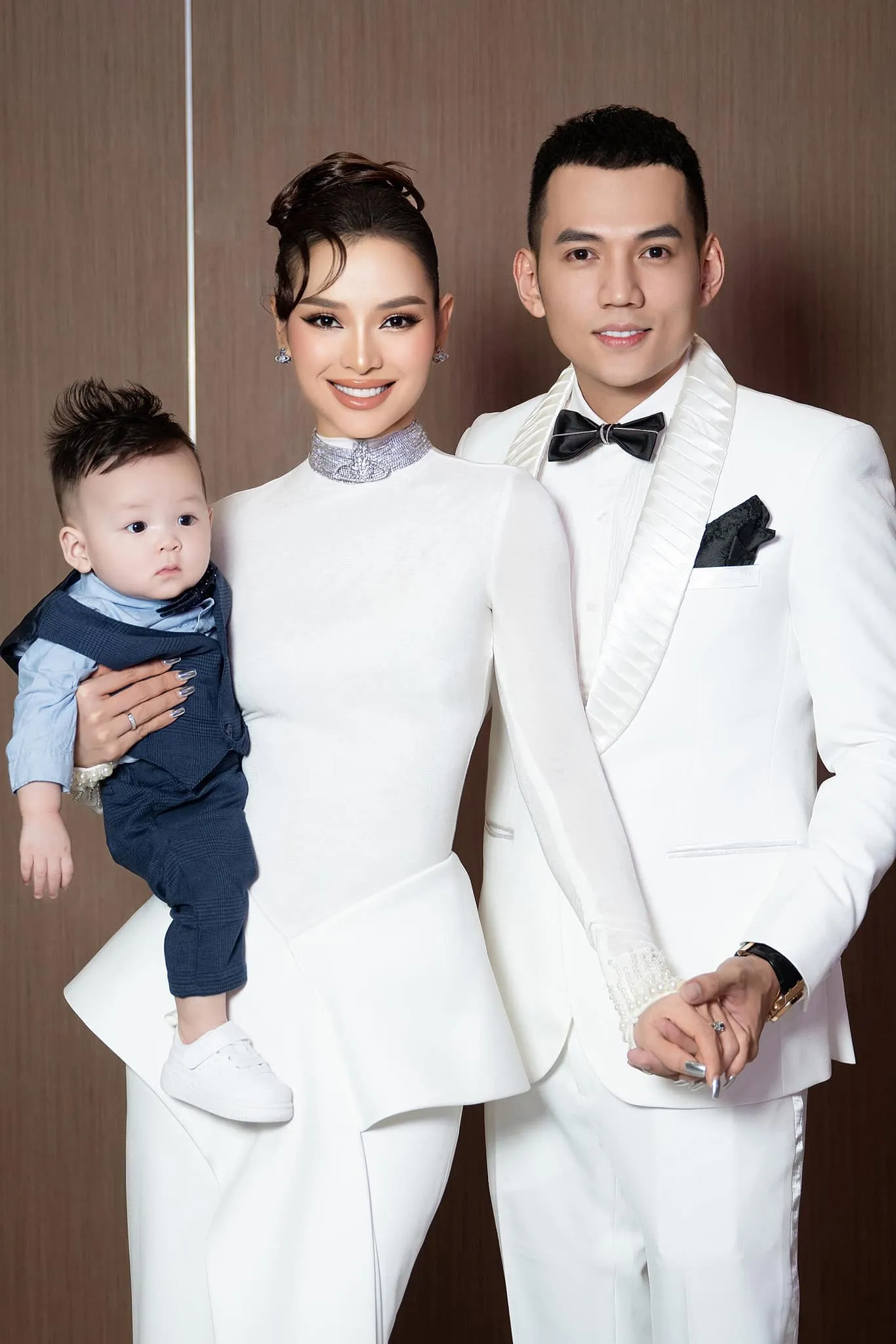 phuong-trinh-jolie-noi-gi-khi-con-gai-bi-noi-khong-nen-mac-ho-1