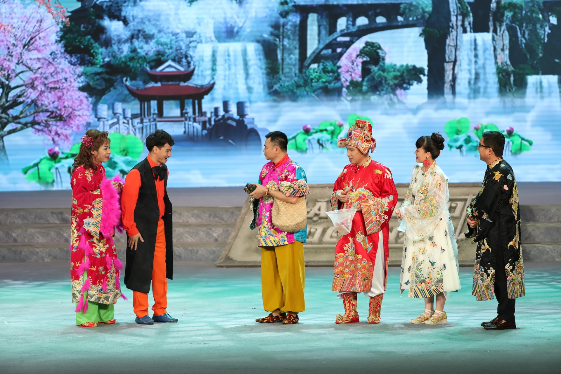 dieu-dac-biet-ve-gap-nhau-cuoi-nam-tao-quan-1