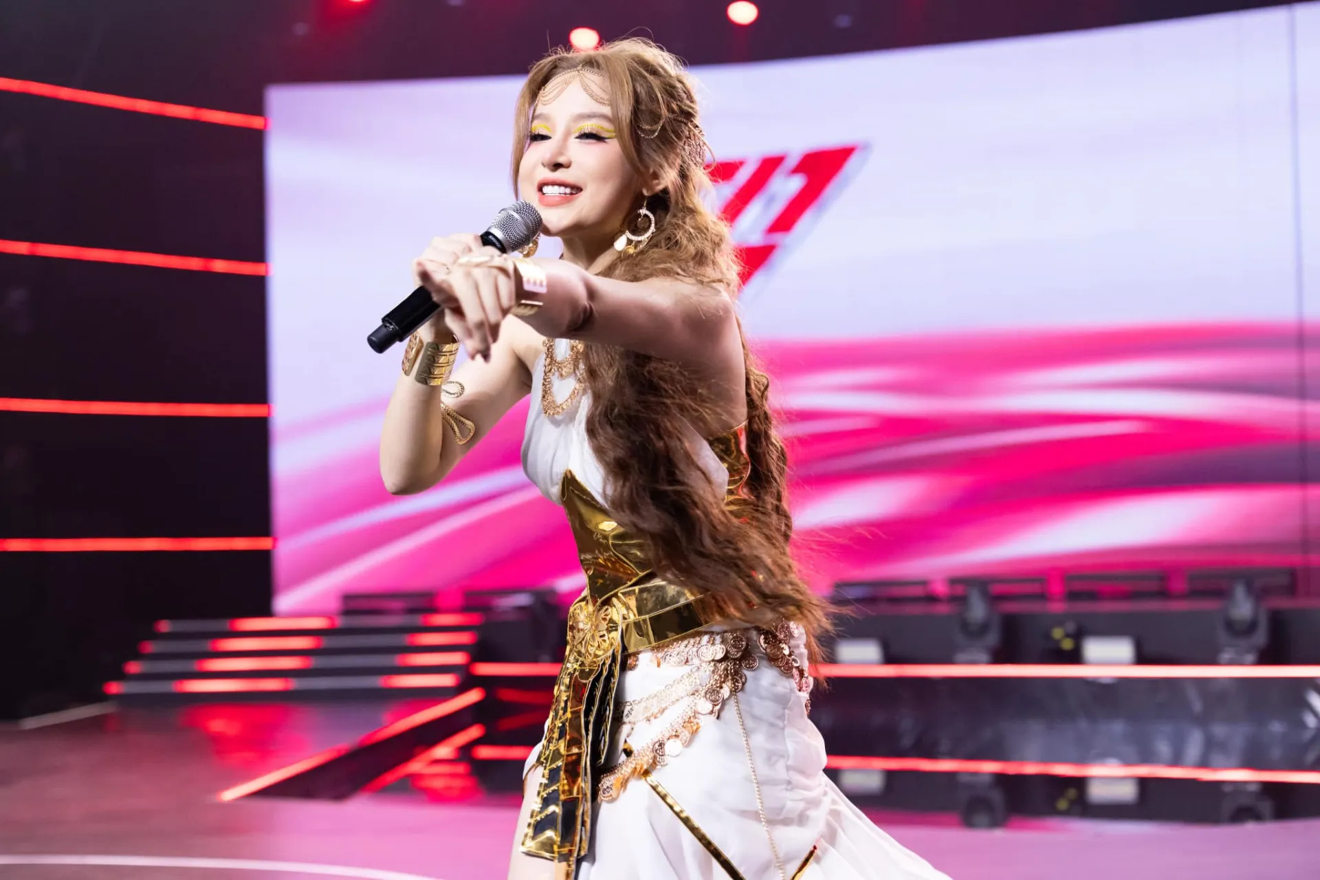 huyen-baby-chia-se-sau-khi-bi-loai-khoi-chi-dep-dap-gio-re-song-2