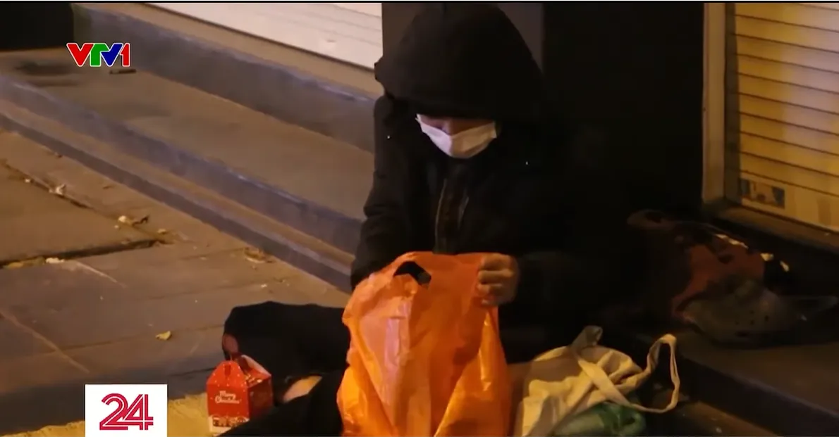 nguoi-vo-gia-cu-o-nha-mat-tien-hon-chuc-ty-tai-ha-noi-3