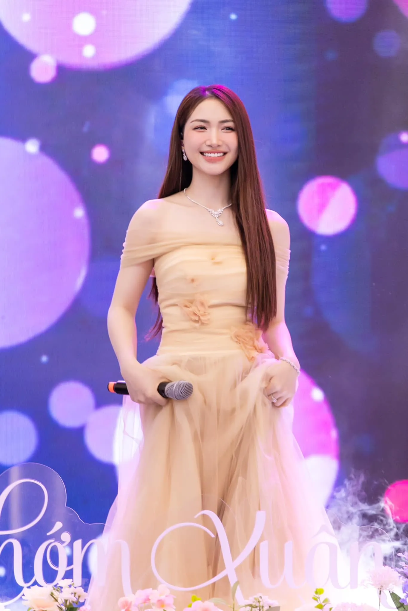 ngh-si-viet-nhan-thuong-tet-ra-sao