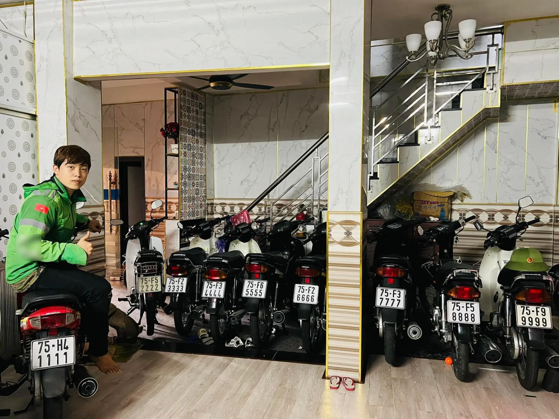 chang-trai-so-huu-dan-xe-may-bien-so-sieu-dep-1