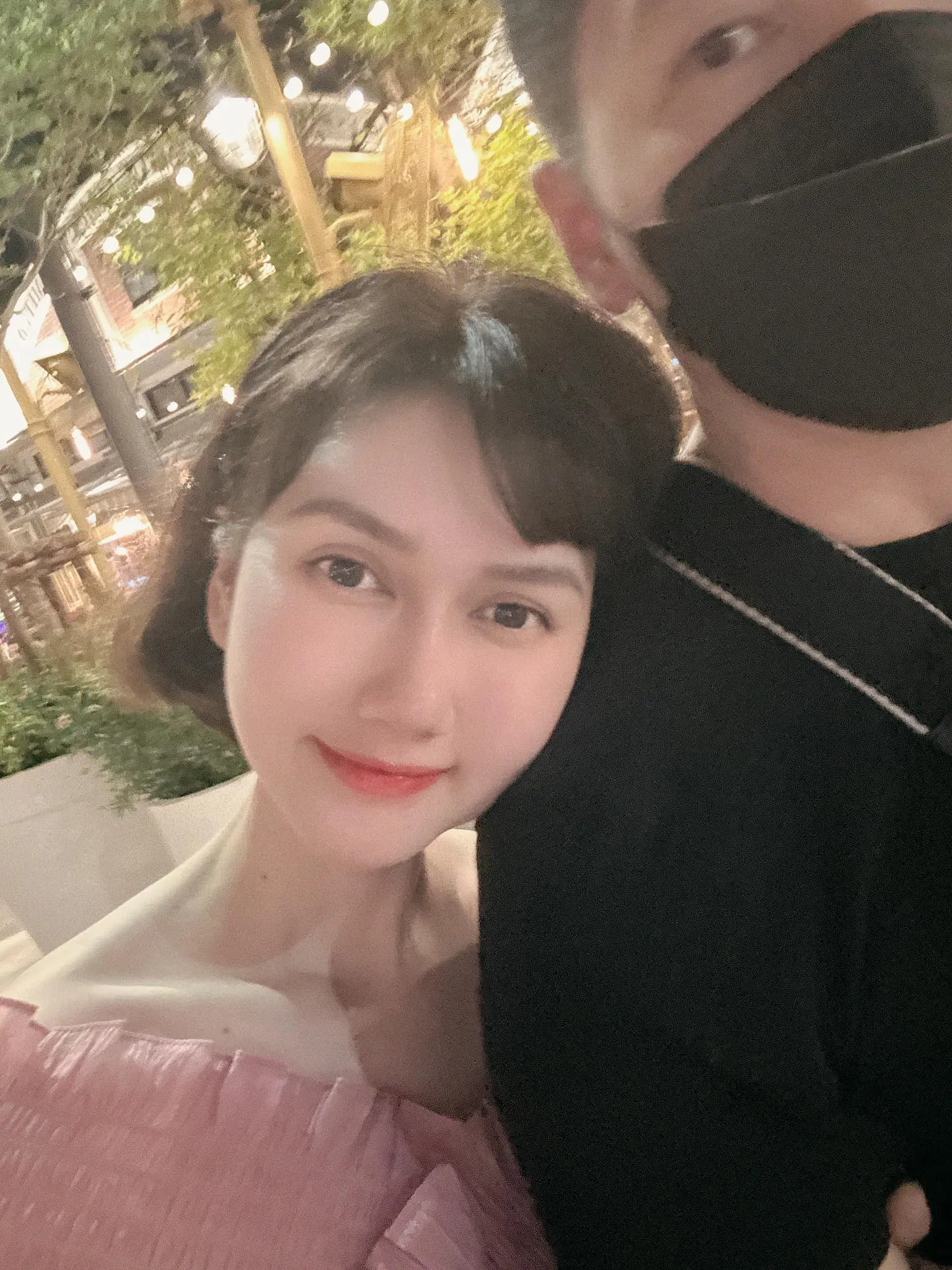 huong-giang-thong-bao-dinh-hon-voi-ban-trai-moi-2