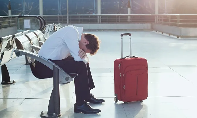 lam-gi-khi-cham-hoan-chuyen-bay-3