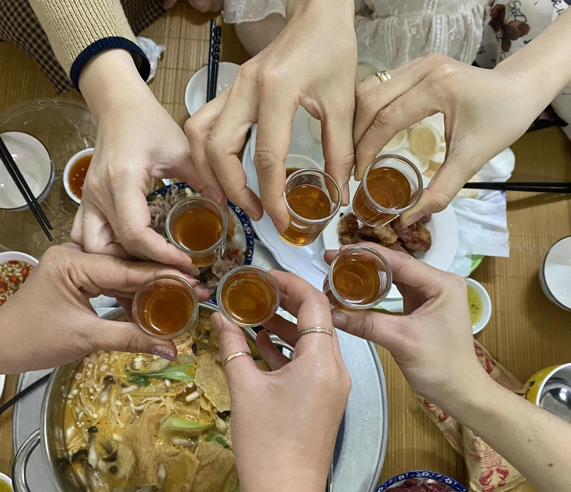 uong-ruou-bia-dip-tet-1