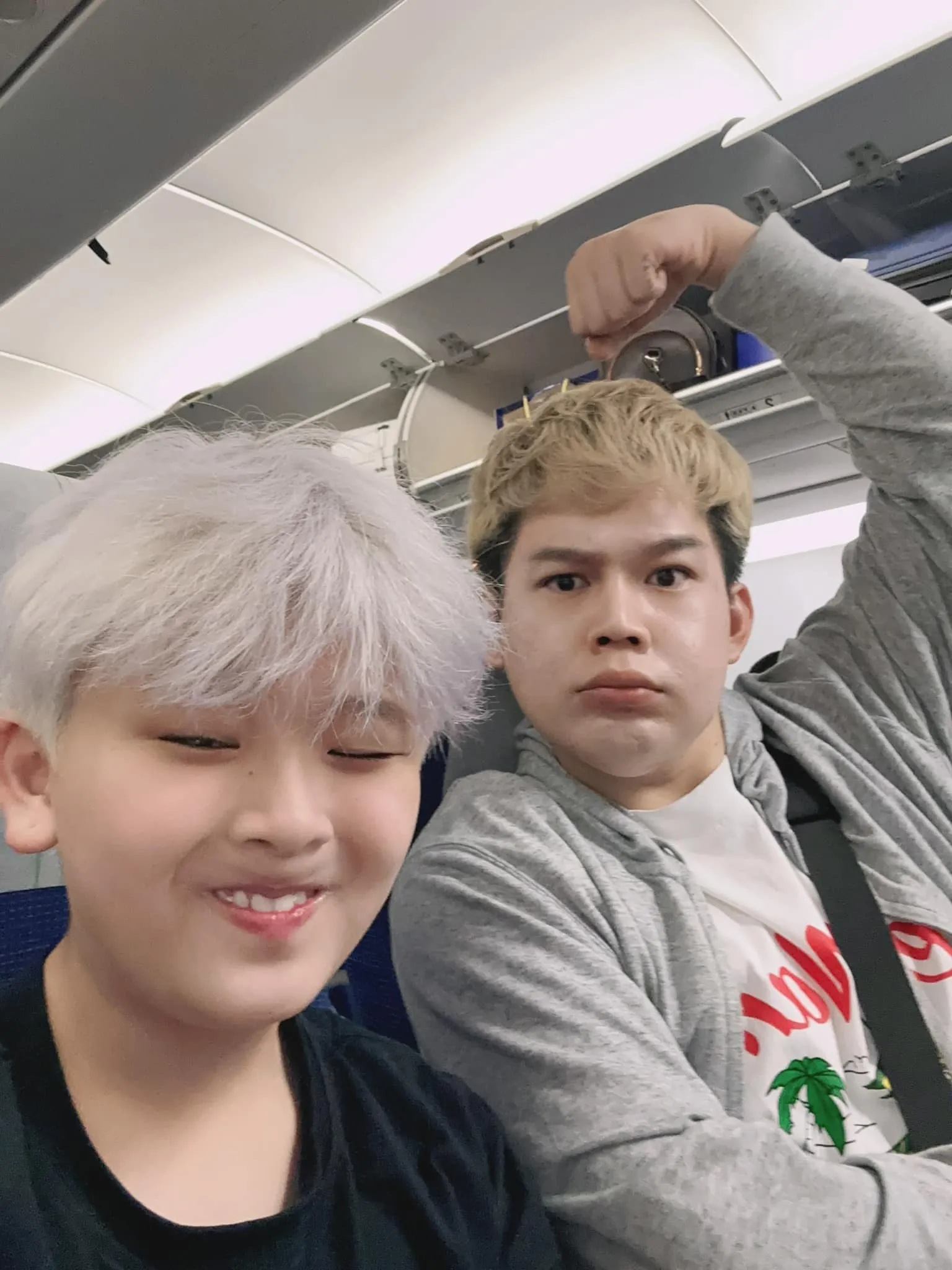 long-chun-dap-tra-khi-em-trai-bi-noi-chuyen-nhuom-toc-1