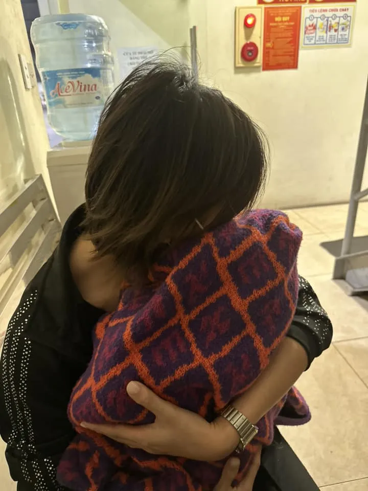 cho-cung-cua-chau-bui-qua-doi-tren-may-bay-3