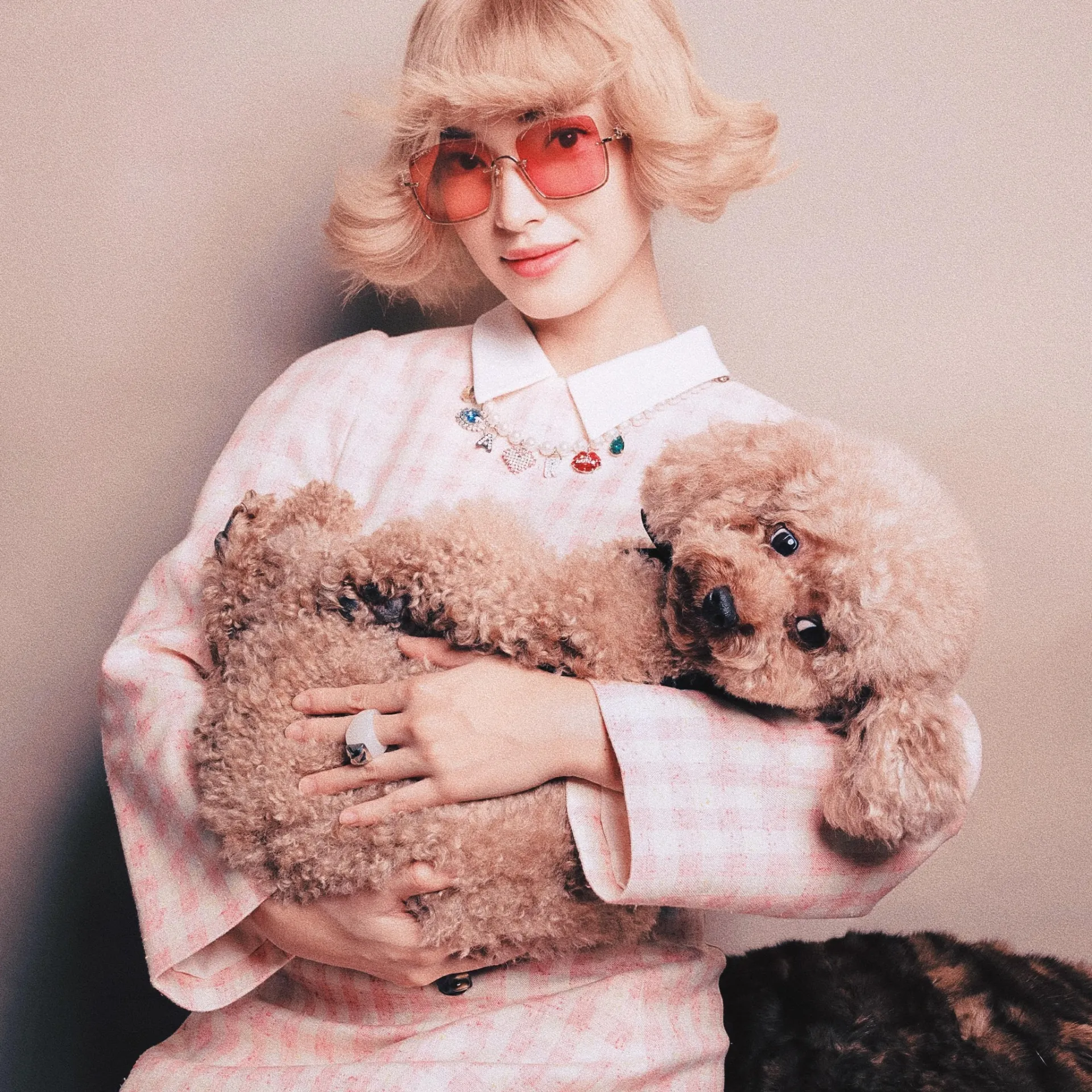 dien-vien-thuy-anh-don-thu-cung-4