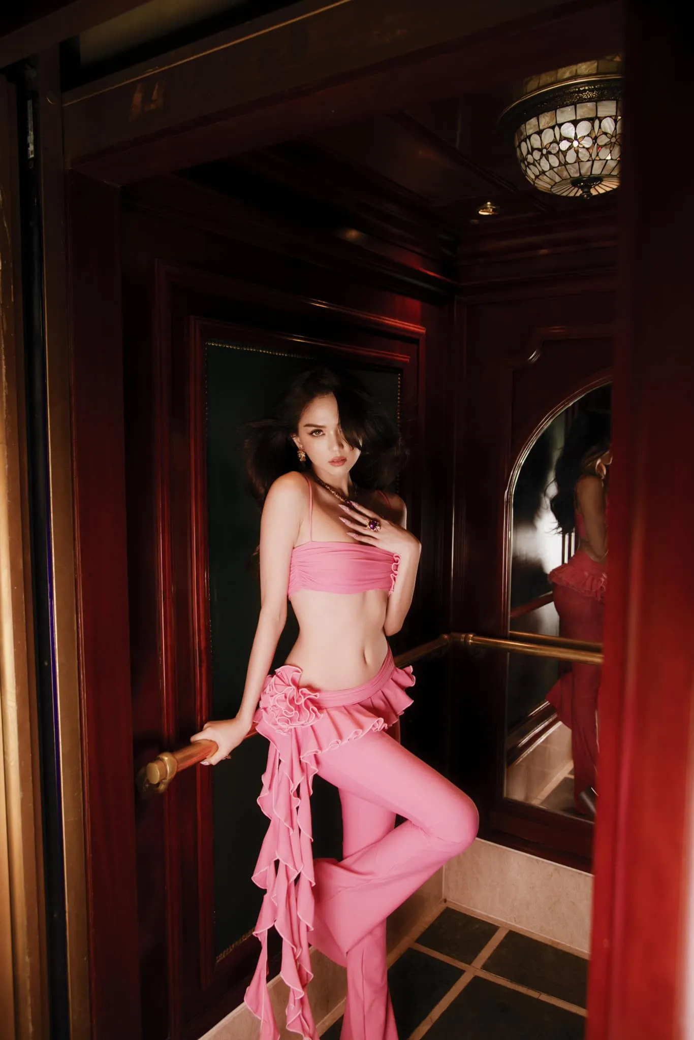 ngoc-trinh-don-tet-cung-gia-dinh-3