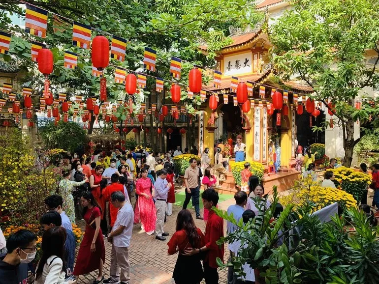 nhung-dieu-nen-lam-ngay-mung-1-1