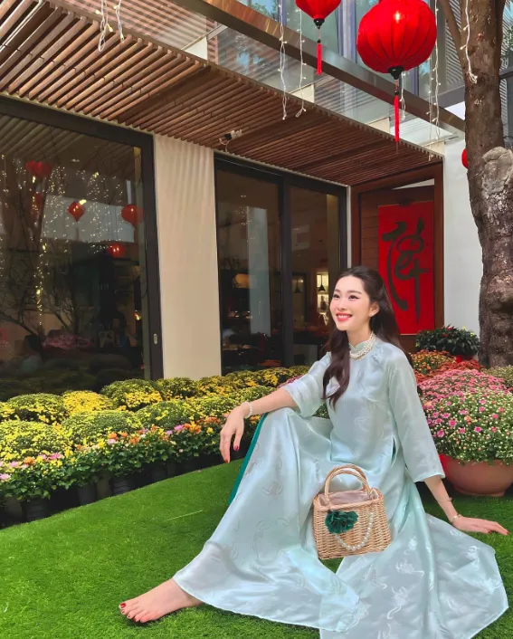 sao-viet-mac-ao-dai-dip-dau-nam-moi