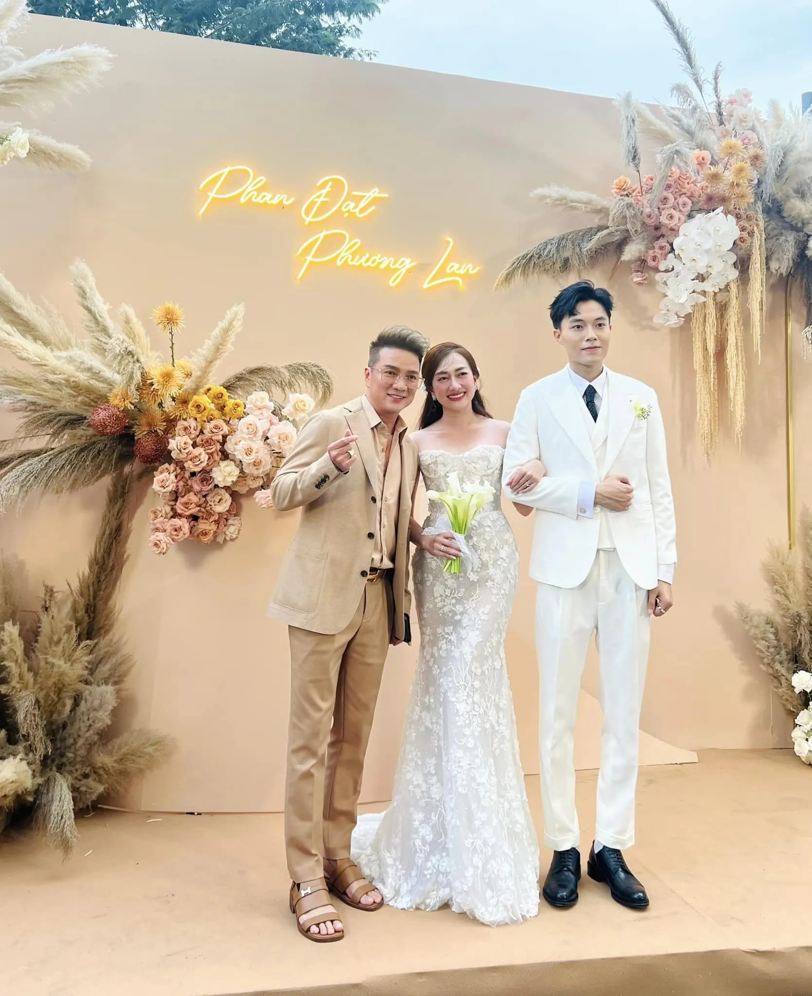 ca-si-dam-vinh-hung-buc-xuc-to-anh-em-1