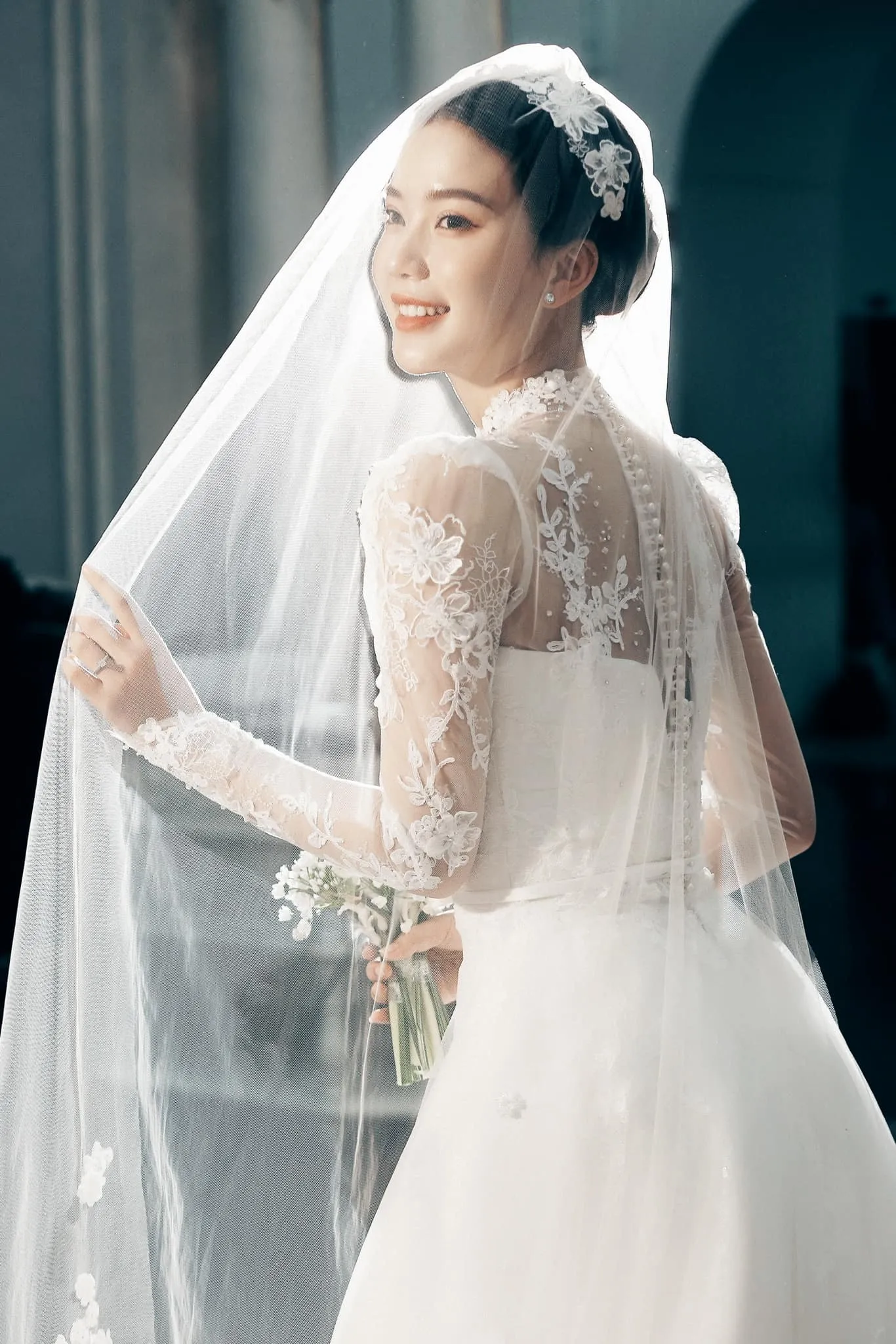 nguoi-dep-hoang-huong-giang-hoa-hau-viet-nam-1