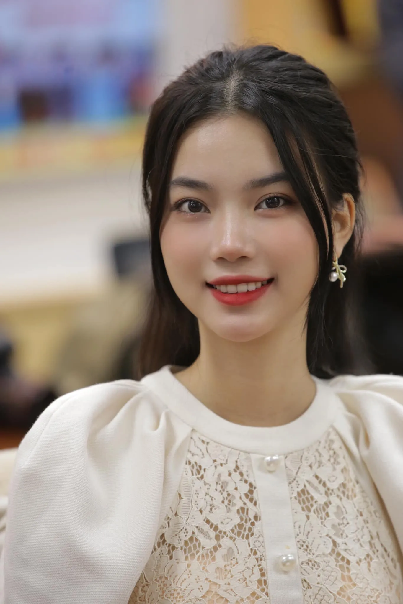 nguoi-dep-hoang-huong-giang-hoa-hau-viet-nam-6