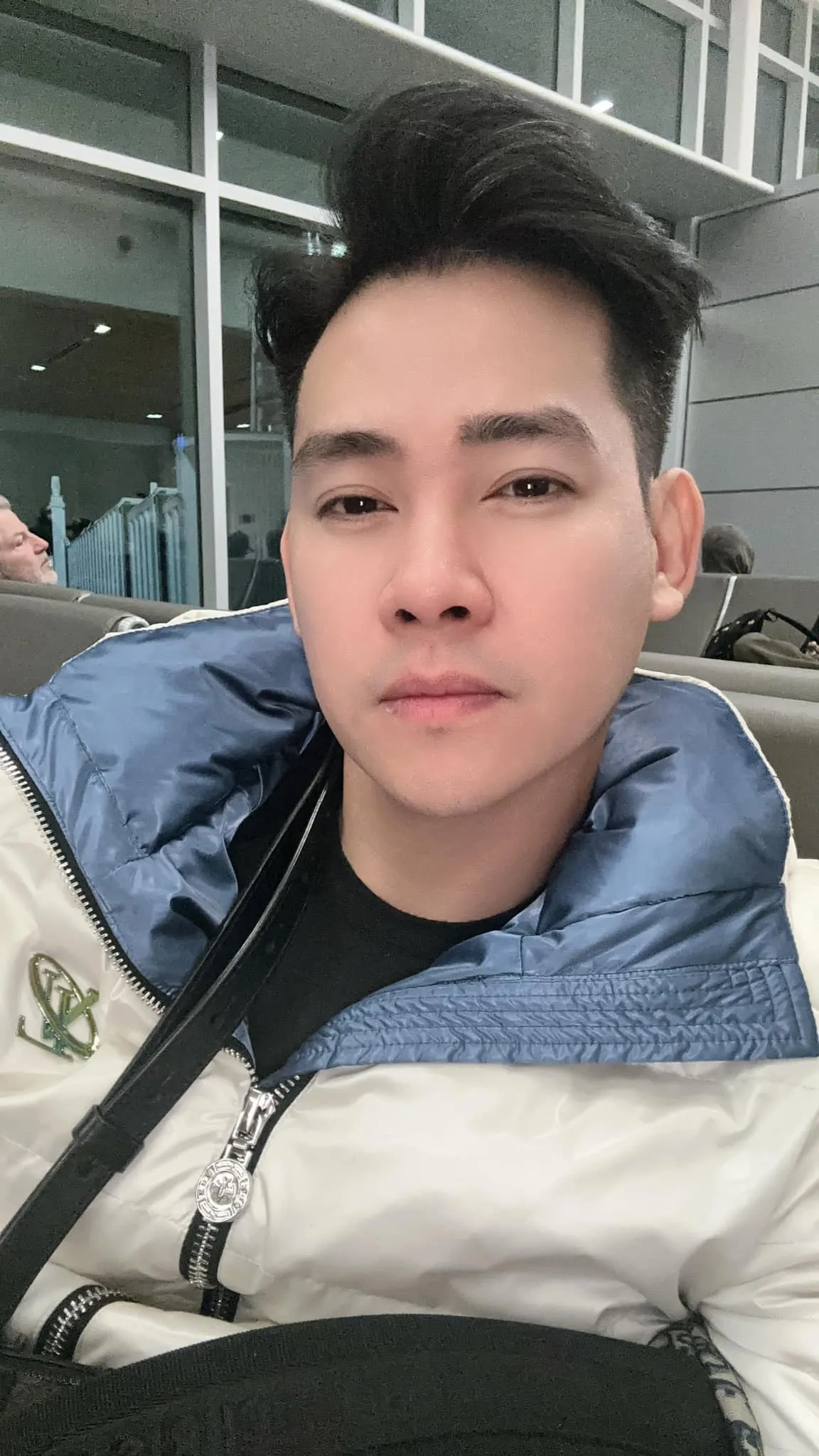 2-nguoi-phu-nu-co-con-voi-phung-ngoc-huy