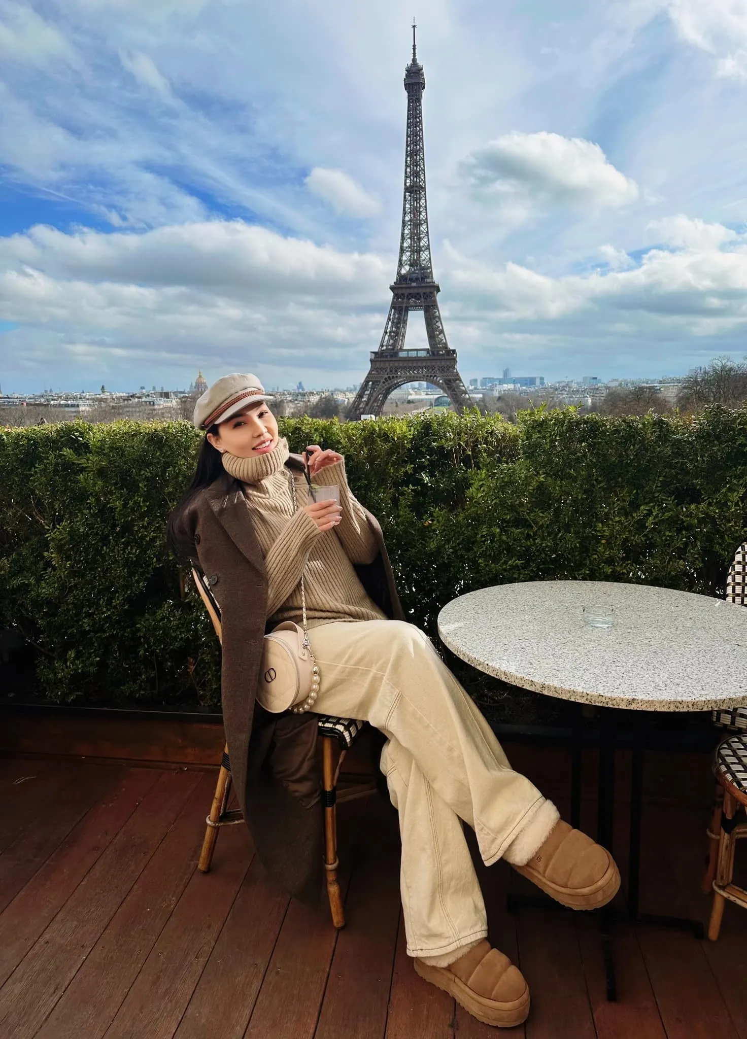 nguoi-mau-quynh-thu-mang-thai-con-dau-long-4