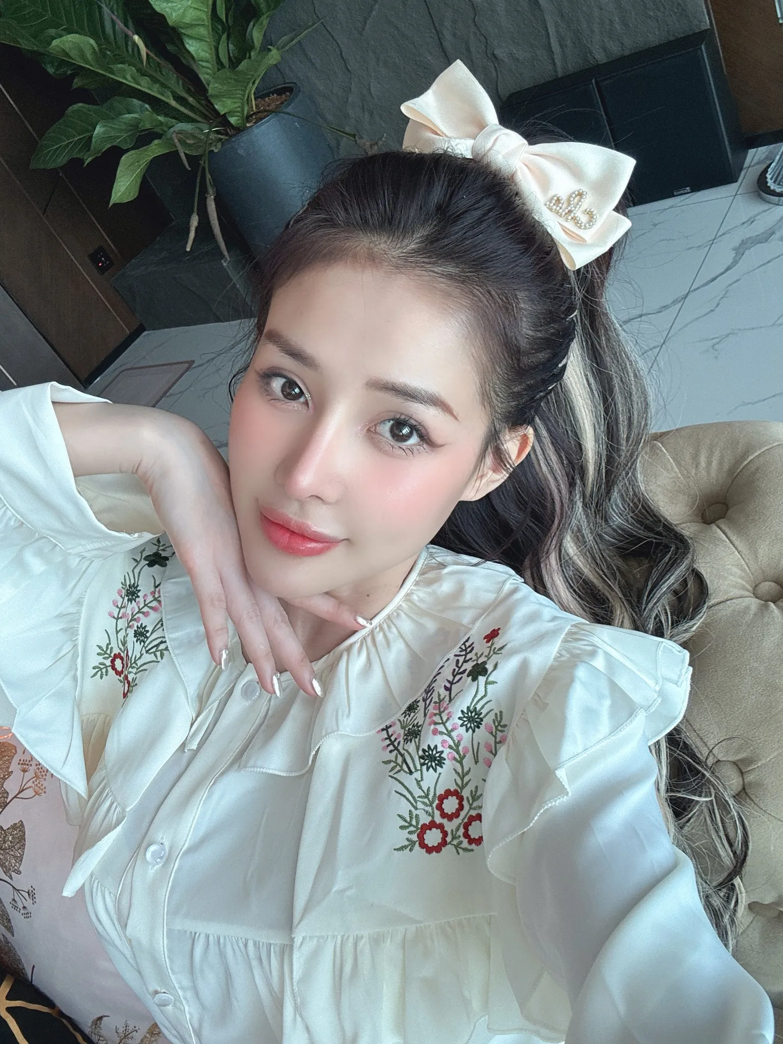 ngan-98-he-lo-nam-em-xui-luong-bang-quang-len-mang-khau-nghiep-2