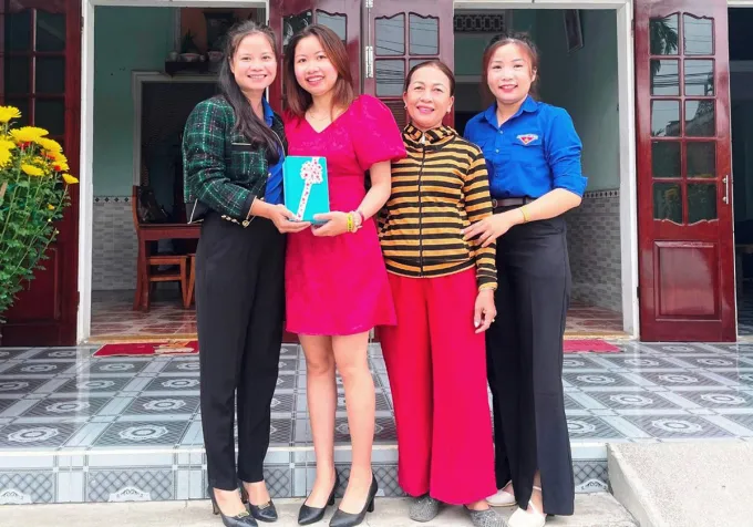 nhung-co-gai-len-duong-nhap-ngu-nam-2024-2