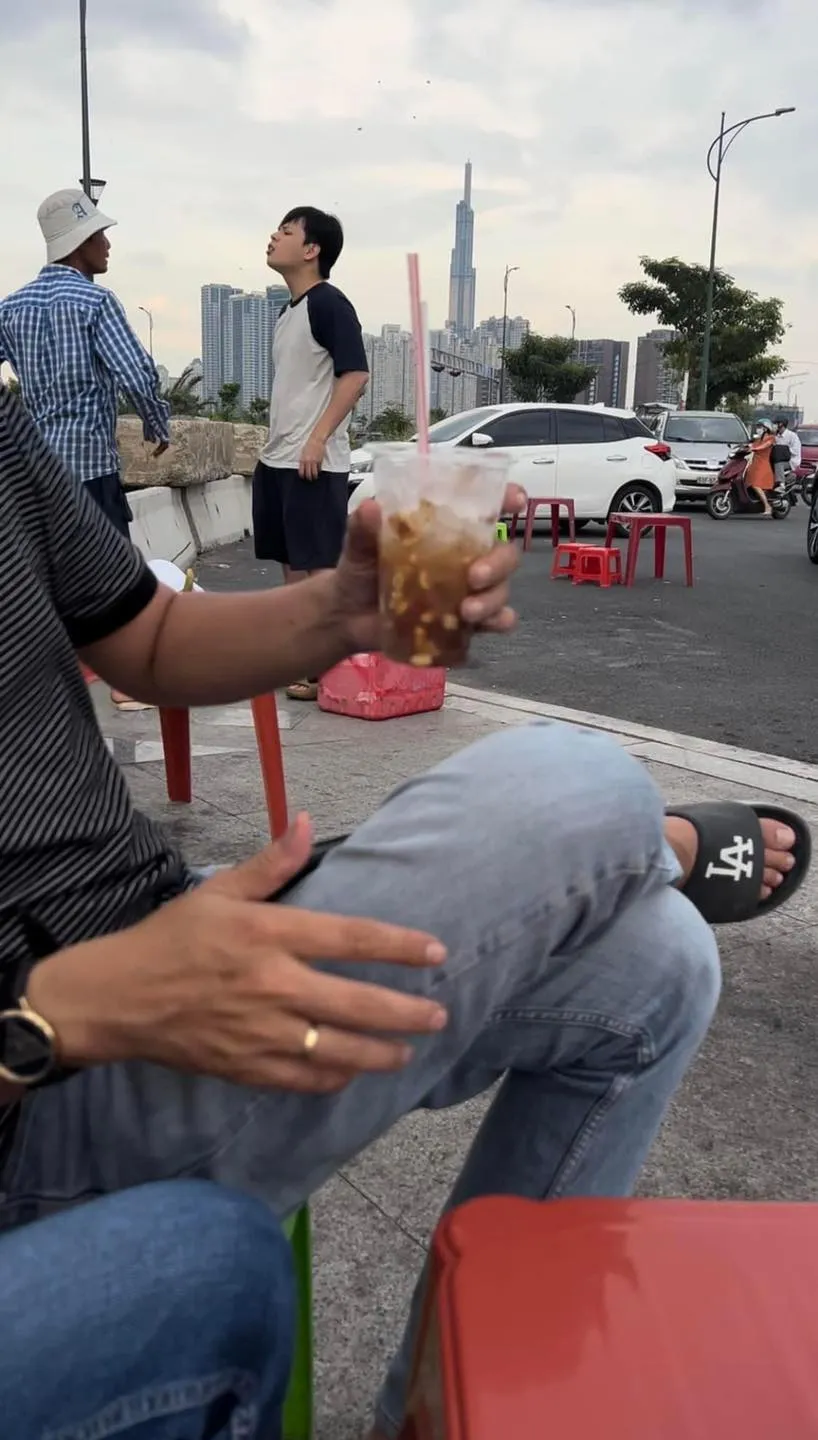 jay-kii-va-truong-hoang-mai-anh-cai-nhau-giua-pho-o-trung-quoc-6