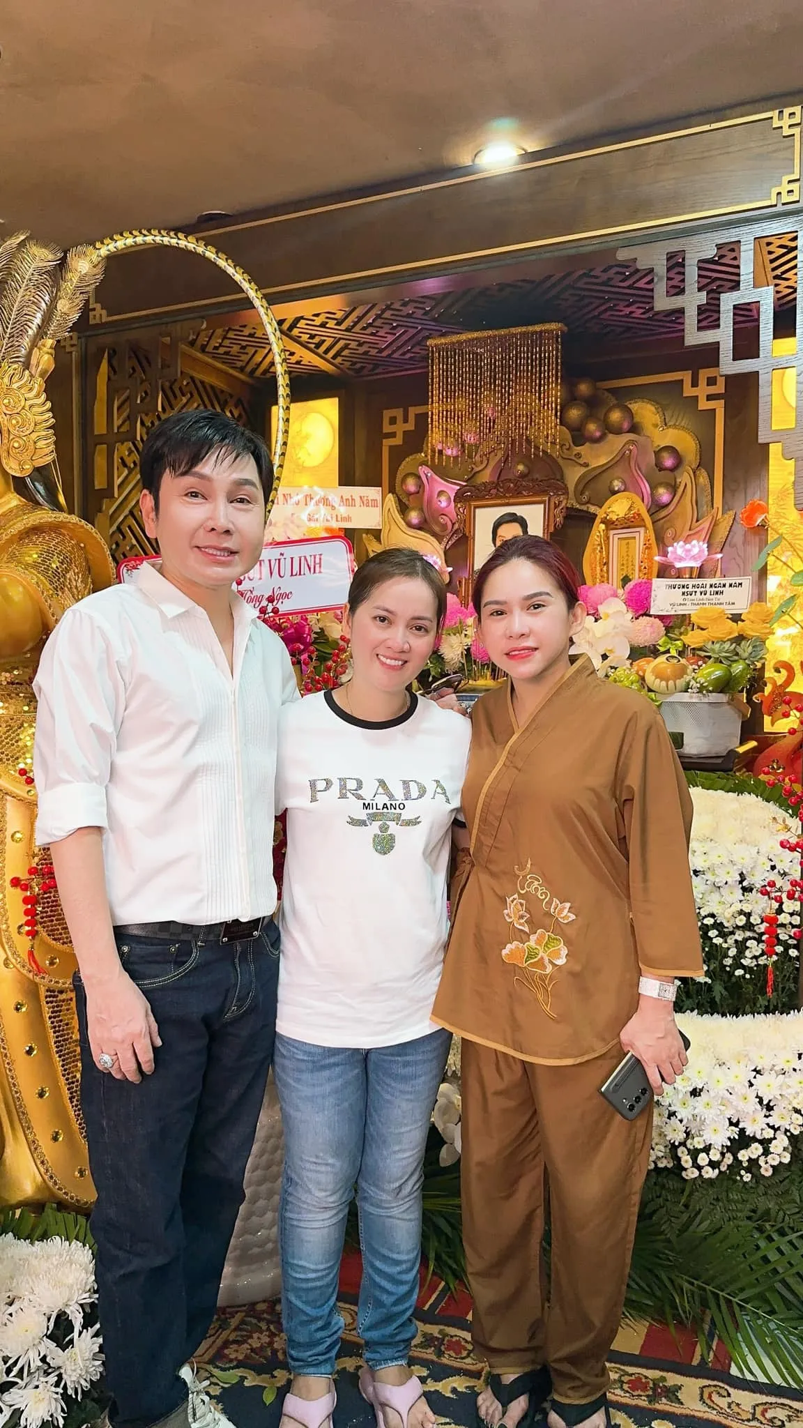 con-gai-nsut-vu-linh-cau-cuu-khan-gia-nhan-tin-doi-tay-chay-1