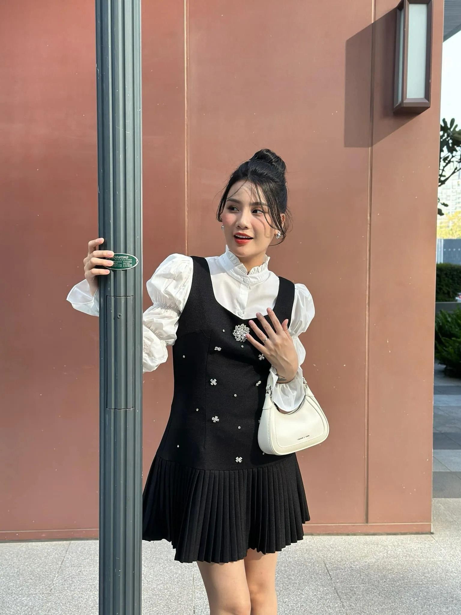 thanh-tran-nha-via-sinh-rong-con-cho-sam-thanh-cong-1