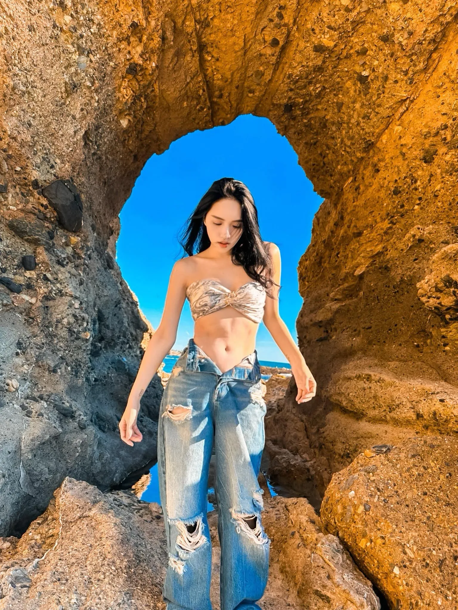 huong-giang-noi-ve-tin-don-bi-mat-sinh-con