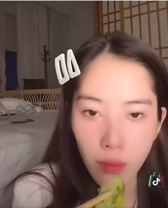 nam-em-van-livestream-sau-khi-bi-phat