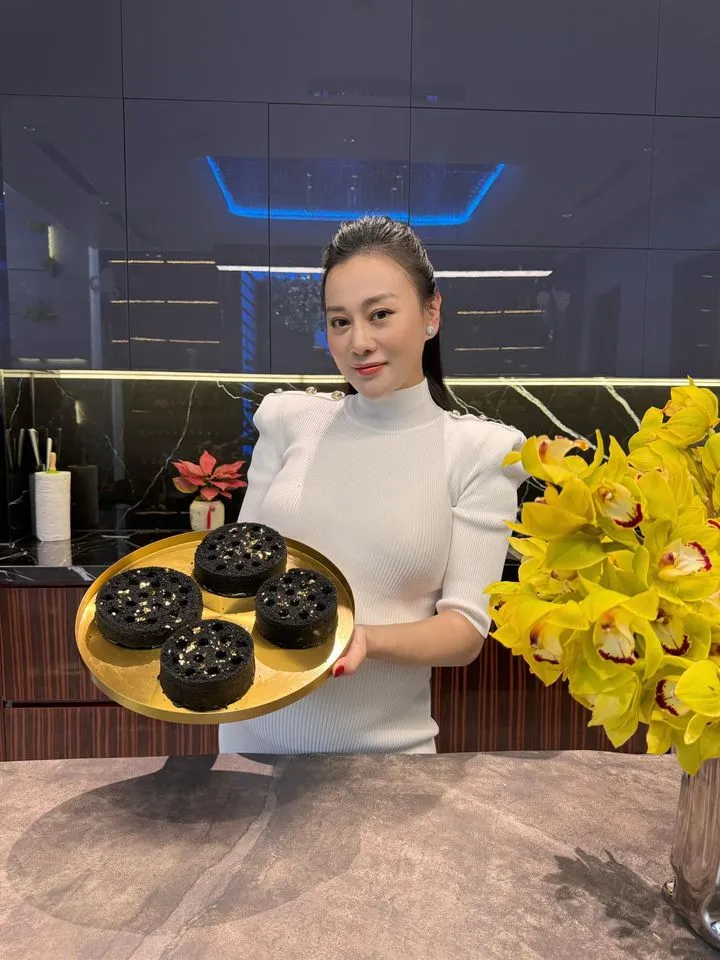 phuong-oanh-cham-tam-yoga-khi-mang-bau-doi