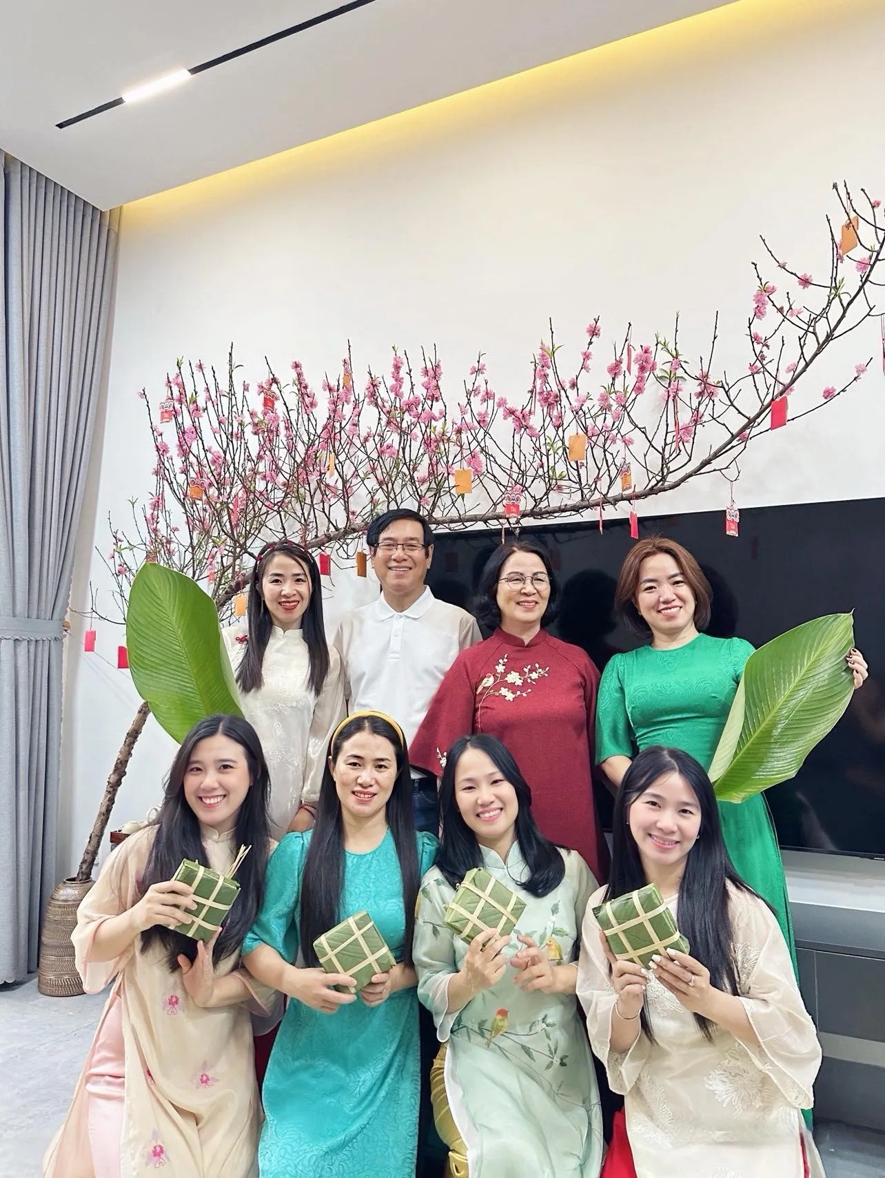 ngay-8-thang-3-cua-gia-dinh-8-co-con-gai-tai-quang-tri-2