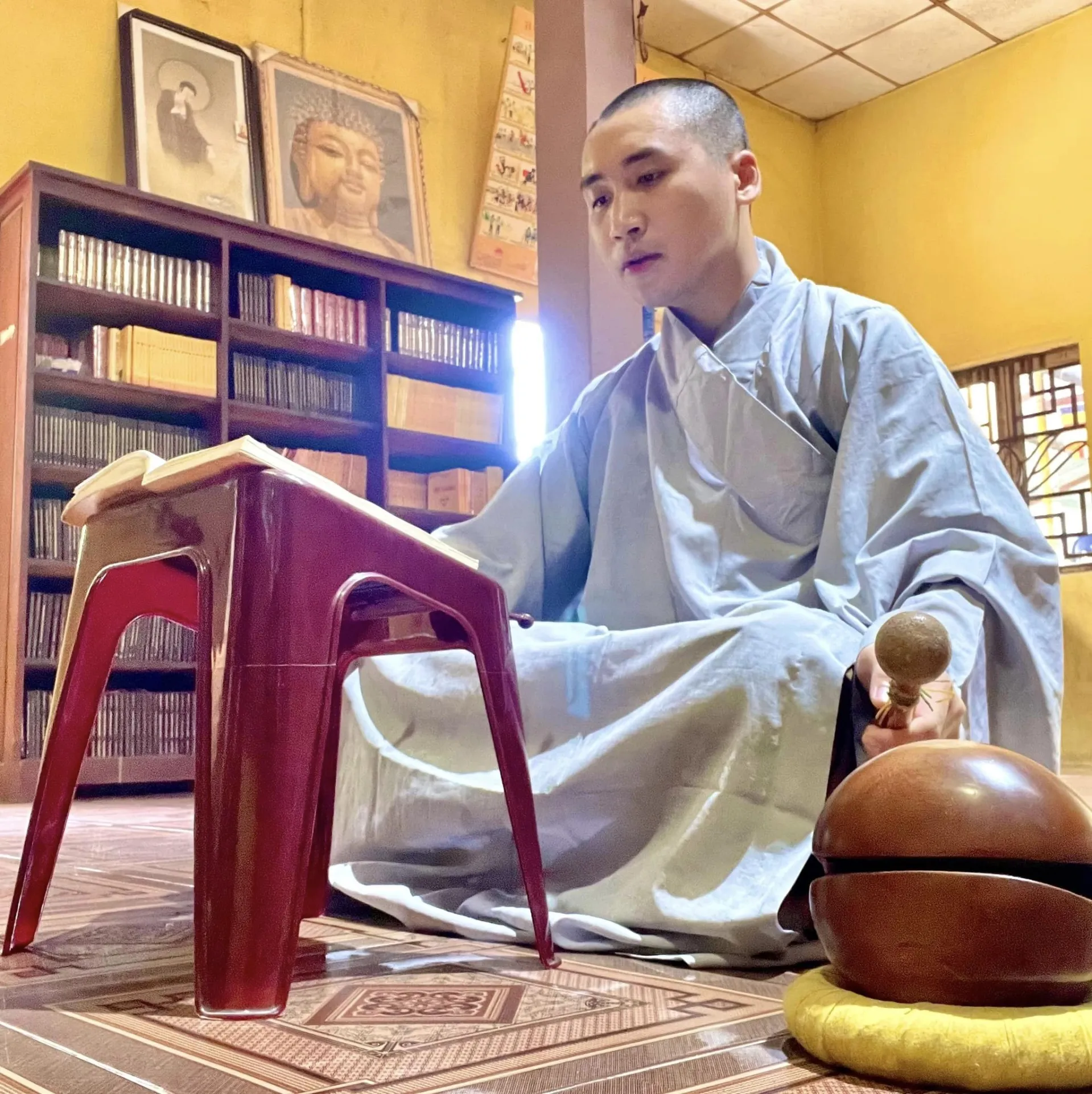 mc-dai-nghia-noi-ve-viec-huy-cung-xuat-gia-1