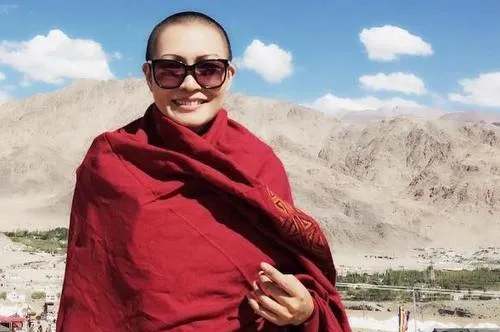 sao-viet-xuat-gia-xuong-toc-di-tu-2