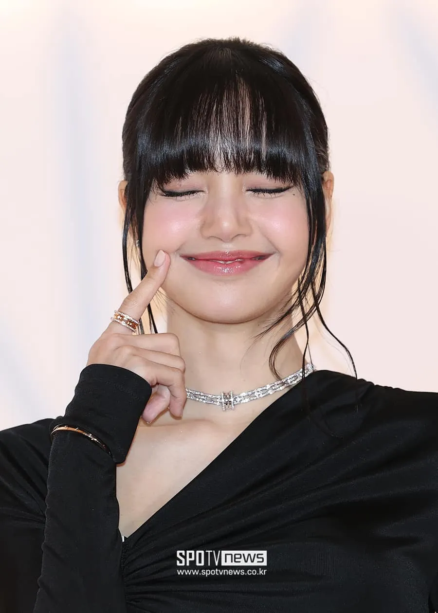 toc-tien-va-lisa-chung-khung-hinh-tai-su-kien-3