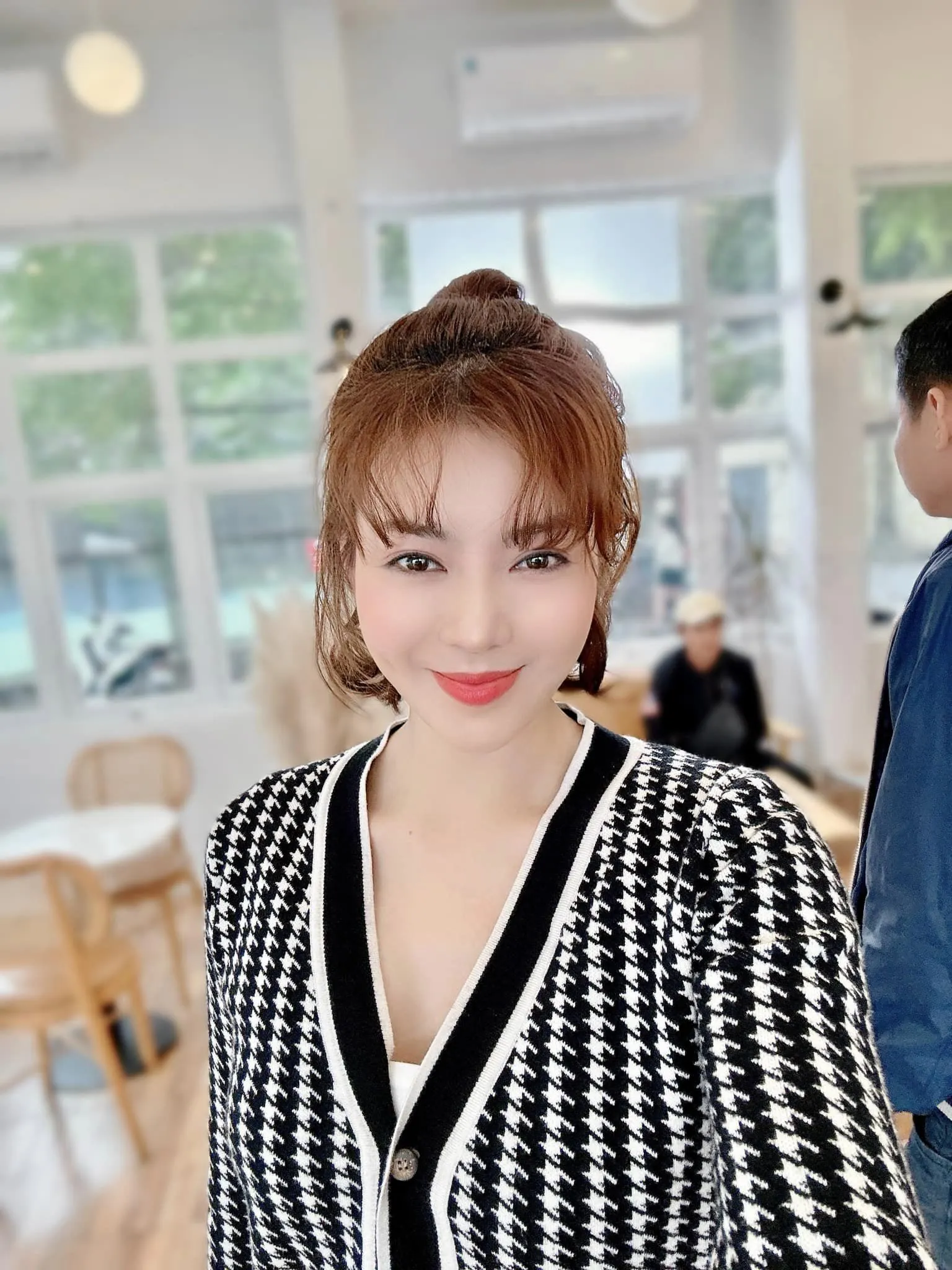 dien-vien-thanh-huong-co-nhieu-nguoi-tan-tinh-sau-ly-hon-2