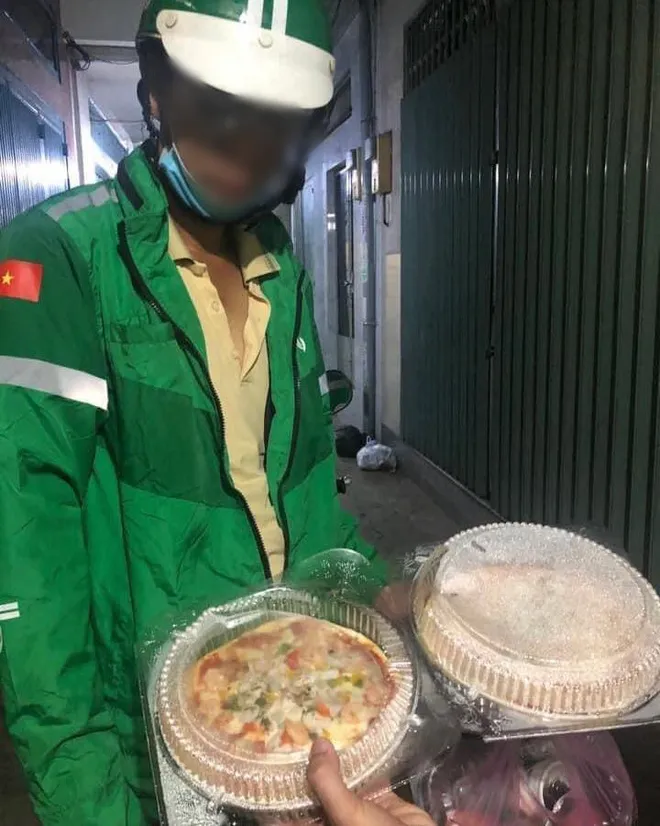 nu-shipper-bi-bom-hang-gan-2-trieu-dong