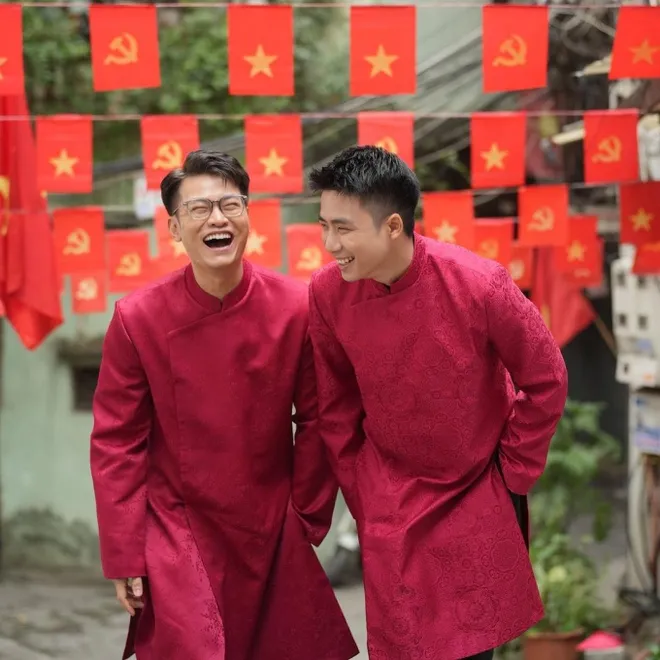 ninh-anh-bui-va-tung-duong-dai-nao-trung-tam-thuong-mai-1