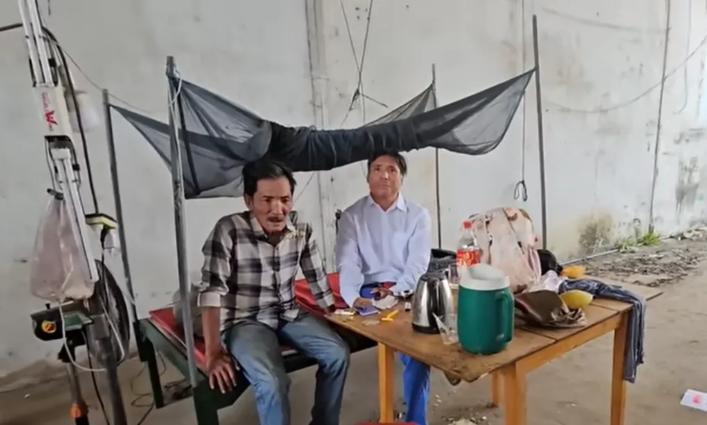 nghe-si-thuong-tin-song-o-khu-toi-tan-xap-xe