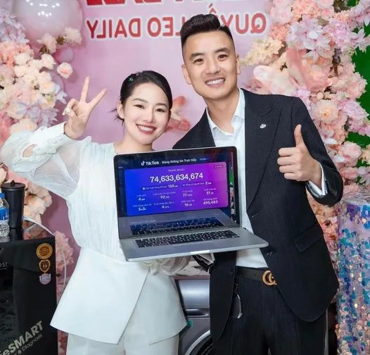 chien-than-livestream-vo-ha-linh-het-thoi-3